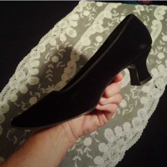 PRIVATE COLLECTION ♡ Absolutely Gorgeous EXPRESSO Black Velvet Heels 5.5B - Picture 12 of 17